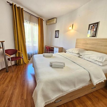 Hotel Prvan Vrgorac Екстер'єр фото