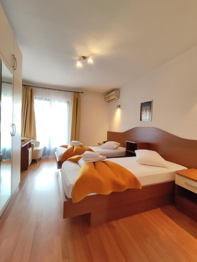 Hotel Prvan Vrgorac Екстер'єр фото