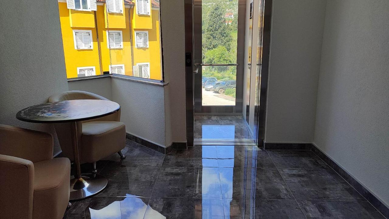 Hotel Prvan Vrgorac Екстер'єр фото