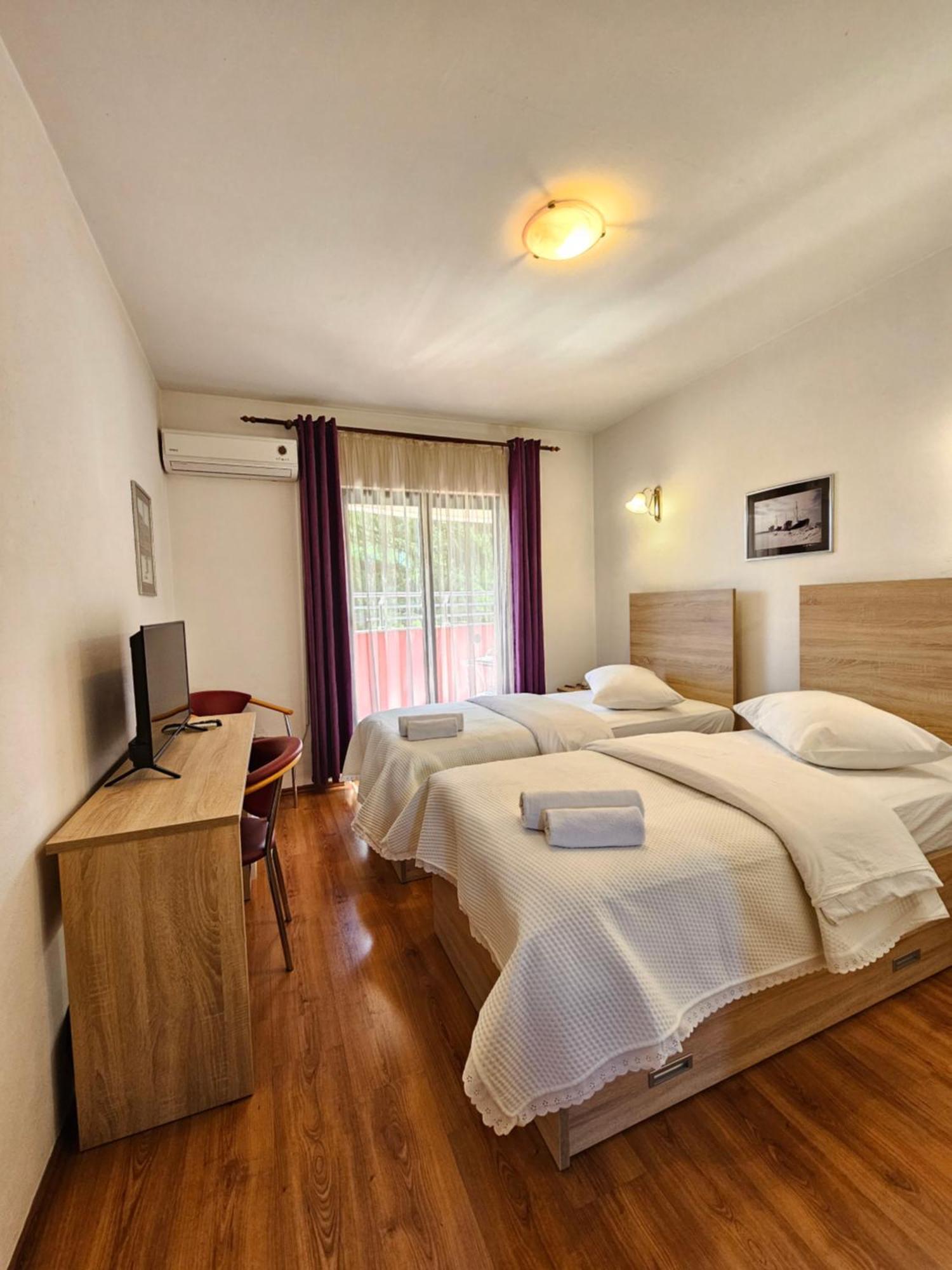 Hotel Prvan Vrgorac Екстер'єр фото