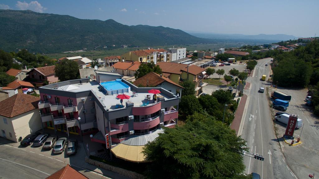 Hotel Prvan Vrgorac Екстер'єр фото